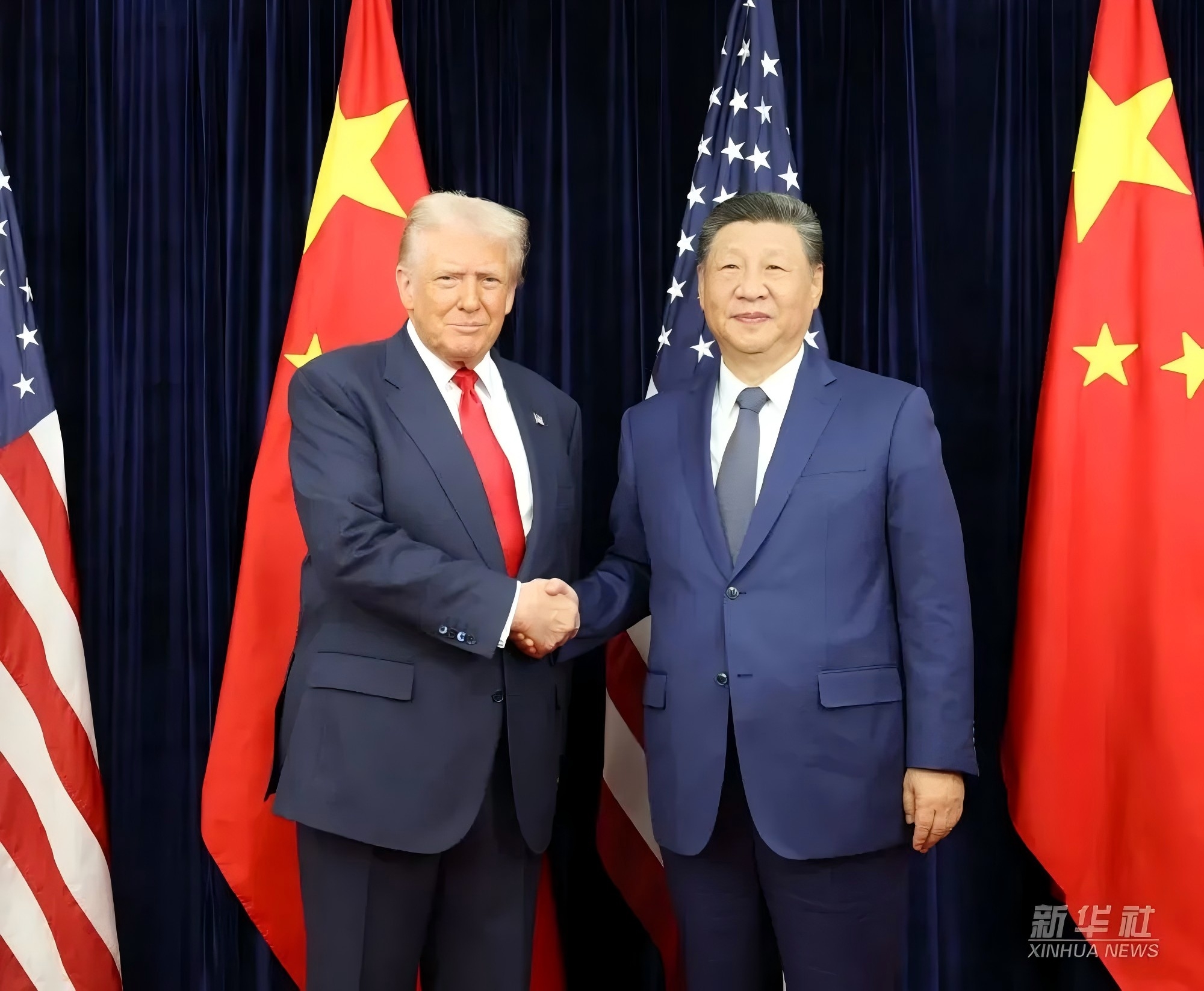 名企盛世 ｜APEC时刻：芯龙光电以光影艺术，礼赞韩国庆州！